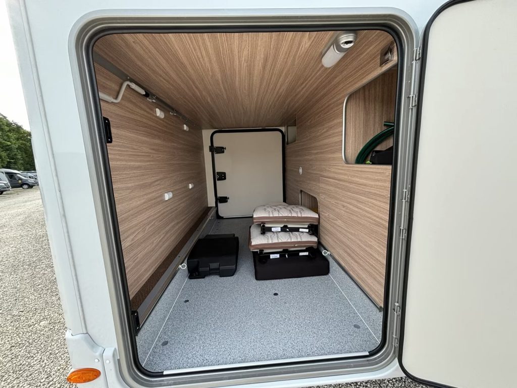 burstner limited t 727 g